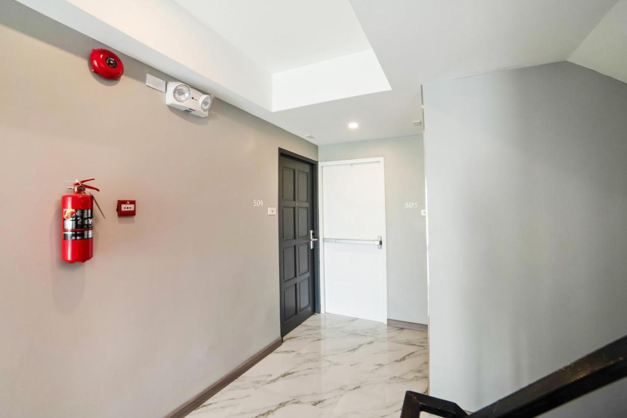 Ongkara Near Bts Thonglor Hotell Bangkok Exteriör bild